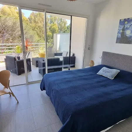 Magnifique Traversant à 300 M De La * Calvi (Corsica)