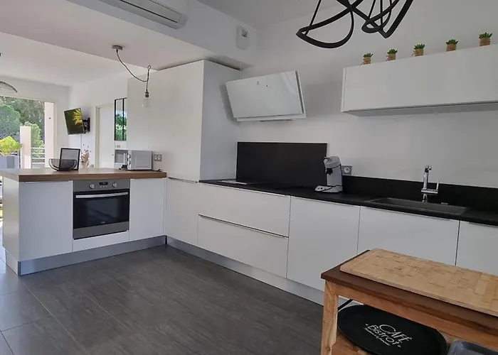 Appartement Magnifique Traversant A 300 M De La