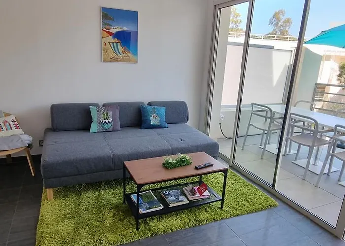 Magnifique Traversant A 300 M De La Calvi (Corsica)