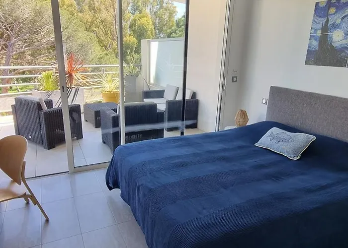 Magnifique Traversant A 300 M De La * Calvi (Corsica)